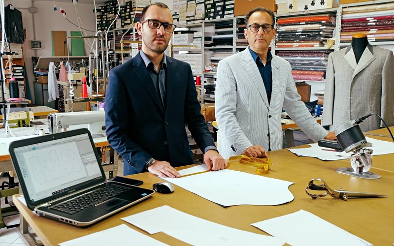 Luca e Giuseppe Lavore in sartoria