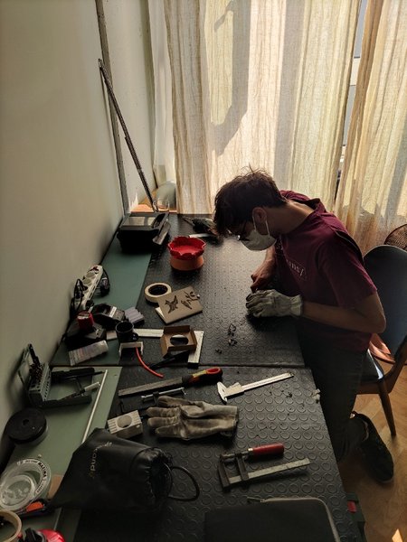 Progetto Centrinno, il designer Vicente Varella al lavoro durante la Milano Design Week 2021